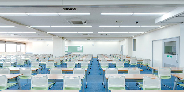 2F 自習室（大教室）